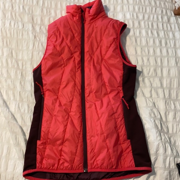 SOLD Icebreaker vest pink size xs - Picture 1 of 9